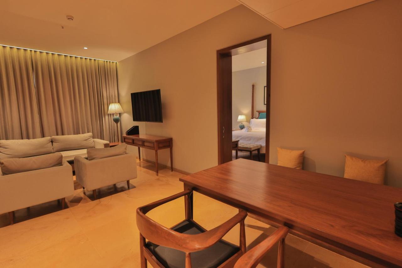 Time Square Resort & Spa Bhuj Extérieur photo